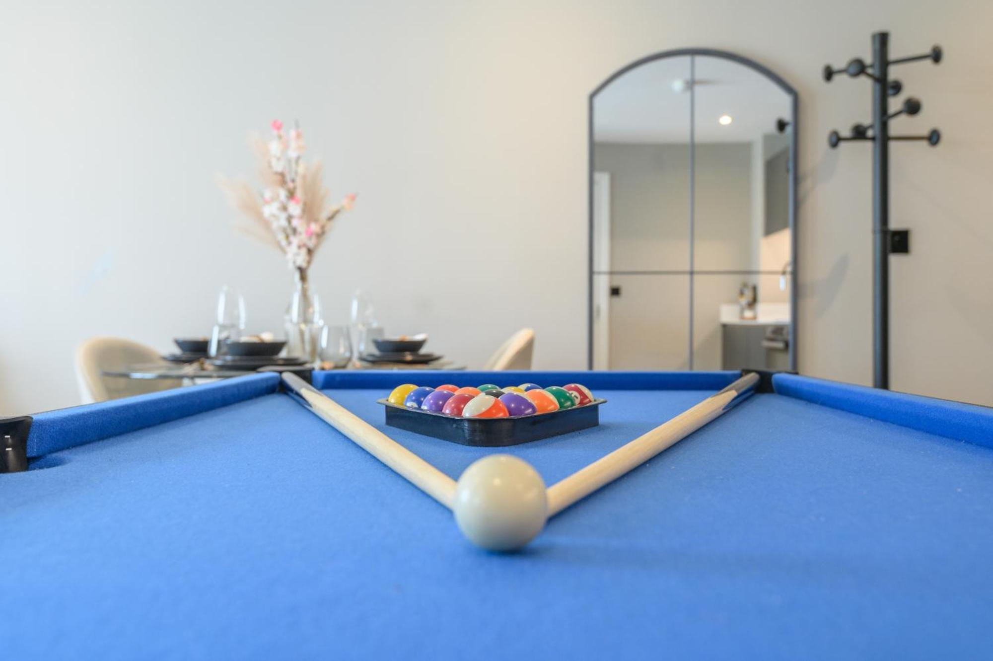 Springwell Suite - City Centre - Balcony & Pool Table - 3 Bed Лийдс Екстериор снимка